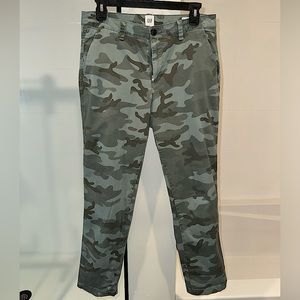 Gap Camo Pants Size 6 About 3/4 Pant Length